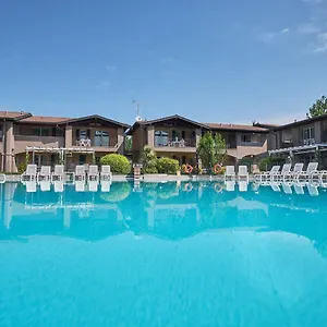 露嘉娜玛莉娜乡村公寓式酒店 西尔米奥奈